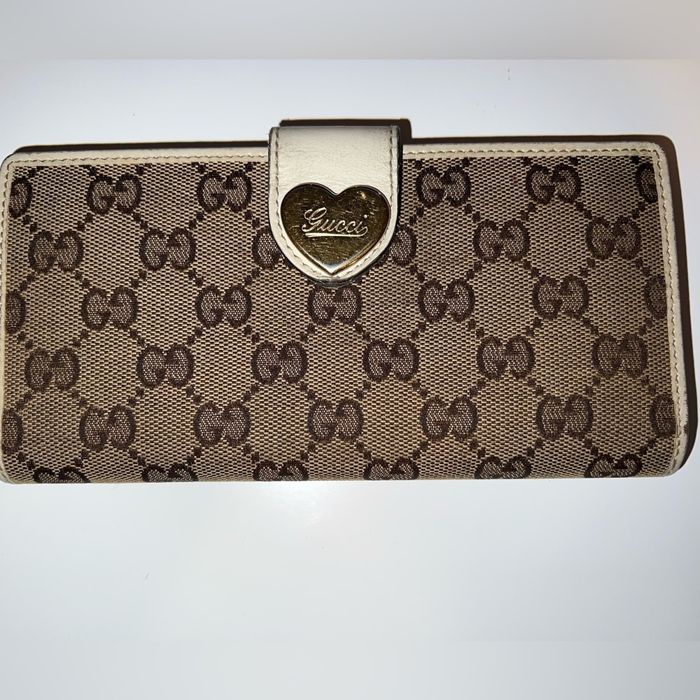 GUCCI Guccisima GG Tan and Cream With Gold Heart Snap Closure.